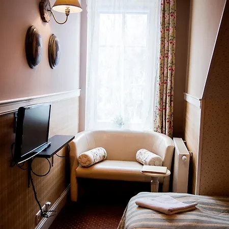 Couette-café Dwor Zlotopolska Dolina Mansion House