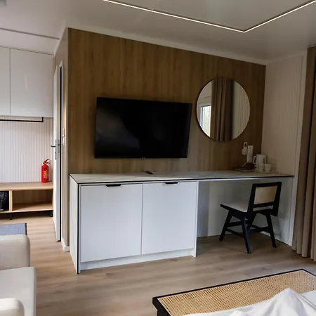 فندق مبيت وإفطار Dwor Zlotopolska Dolina Modlin Airport Trębki
