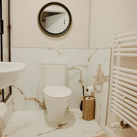 Dwor Zlotopolska Dolina Modlin Airport 4*
