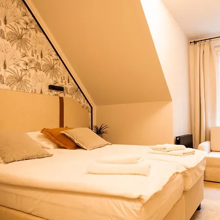 Frühstückspension Dwor Zlotopolska Dolina Modlin Airport 4*