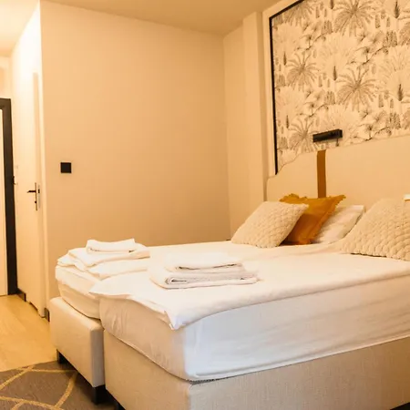 Dwor Zlotopolska Dolina Modlin Airport 4* Trębki