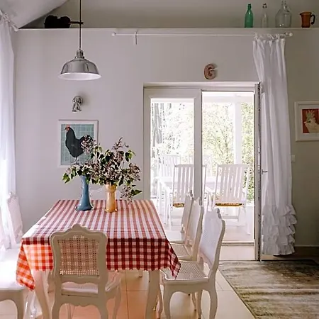 Dwor Zlotopolska Dolina Modlin Airport Bed & Breakfast