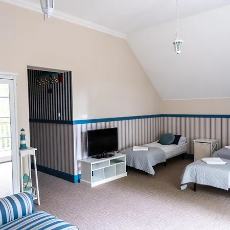 Dwor Zlotopolska Dolina Modlin Airport Bed & Breakfast
