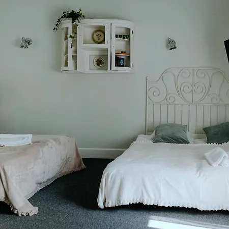 Couette-café Dwor Zlotopolska Dolina Mansion House Trębki