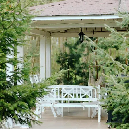 Dwor Zlotopolska Dolina Mansion House Bed & Breakfast 4*