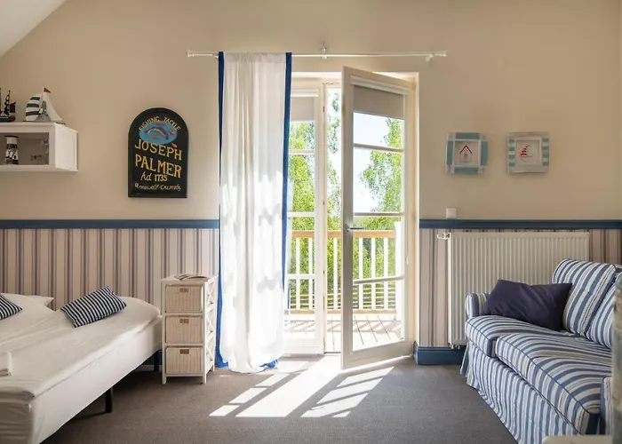 Bed & Breakfast Dwor Zlotopolska Dolina Mansion House 4*