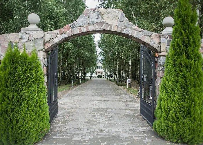 Dwor Zlotopolska Dolina Mansion House Bed & Breakfast