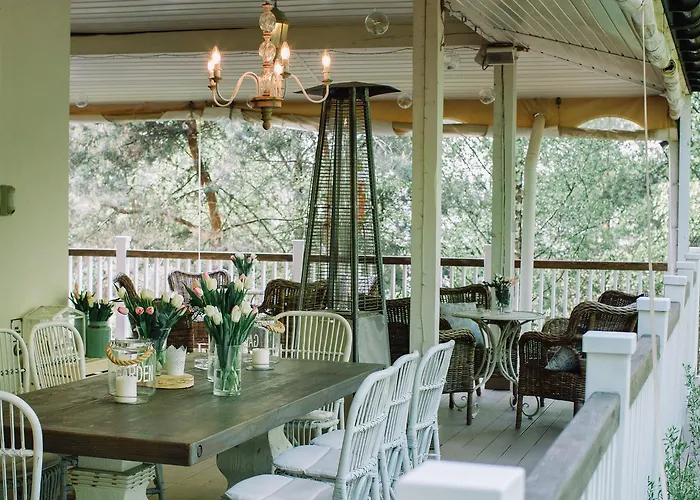 Bed & Breakfast Dwor Zlotopolska Dolina Mansion House 4*