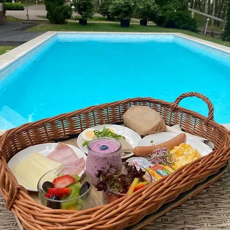 Bed and breakfast Dwór Złotopolska Dolina Mansion House 3*