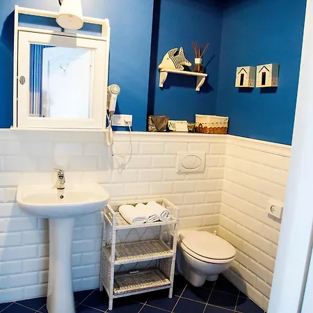 Bed & Breakfast Dwor Zlotopolska Dolina Mansion House 3*